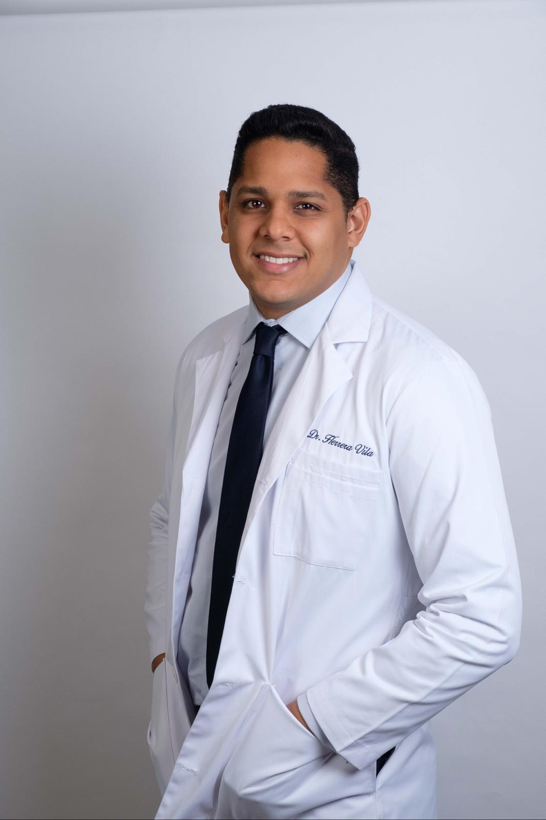 Dr. Luis Fidel Herrera Vila — Especialista en Medicina Estética en Málaga